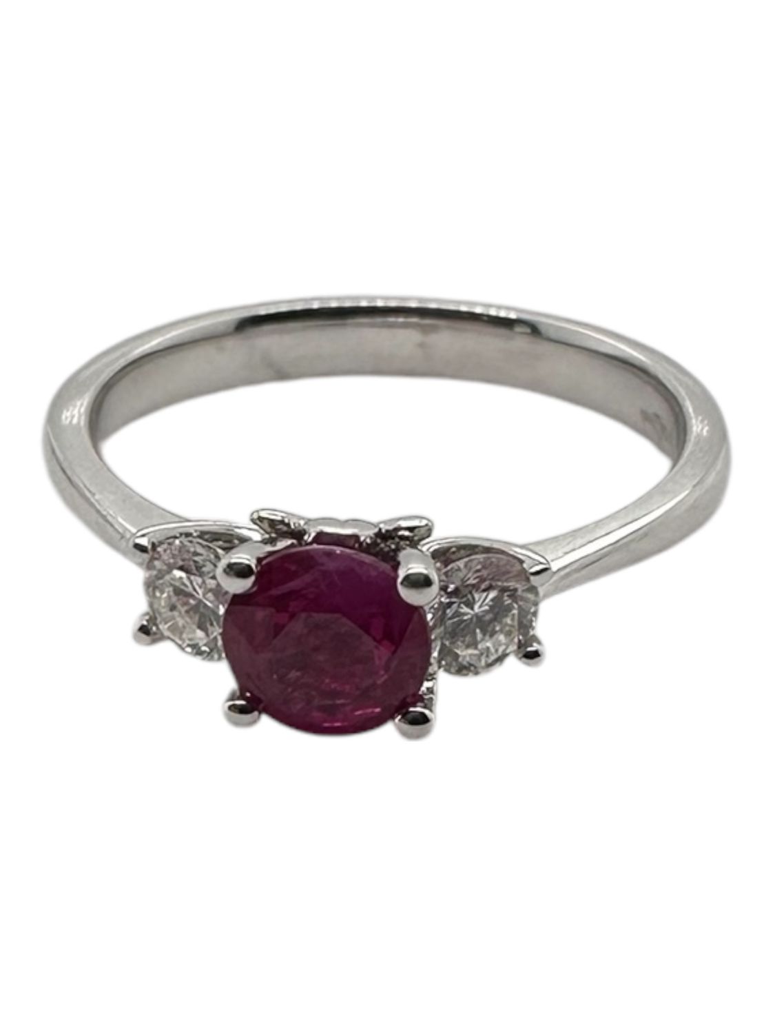 18ct white gold diamond 0.20ct and pink sapphire ring