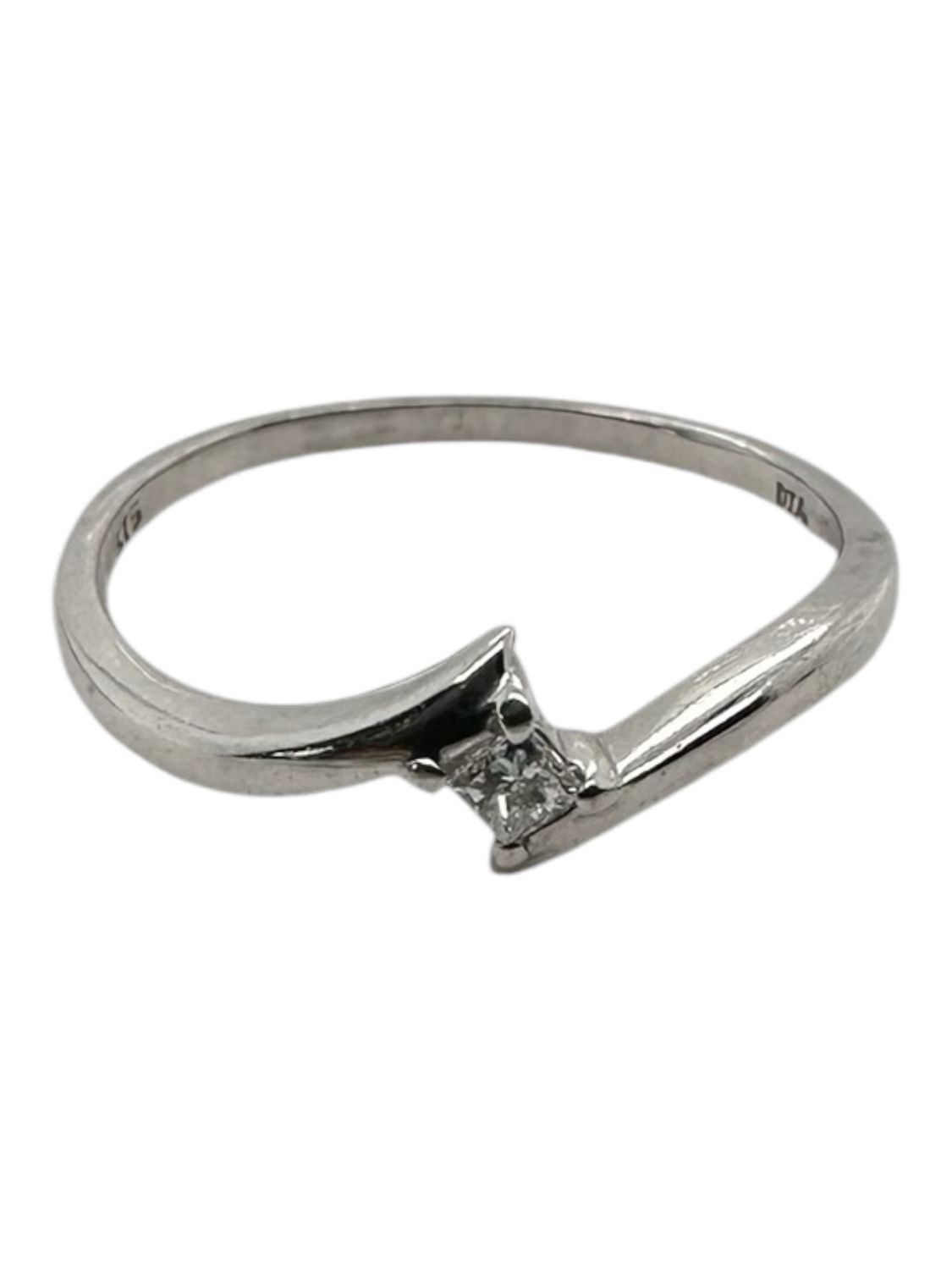 9ct white gold diamond single set 0.09ct ring