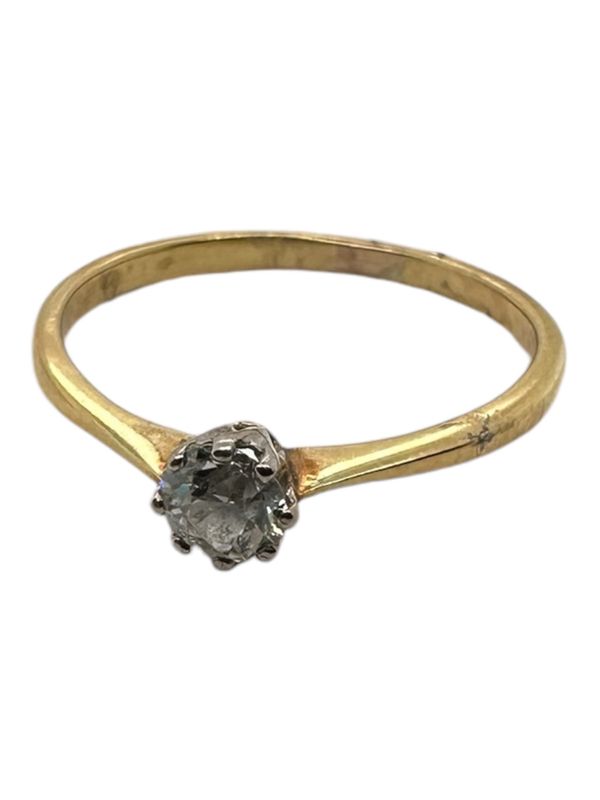 9ct yellow gold diamond single set ring