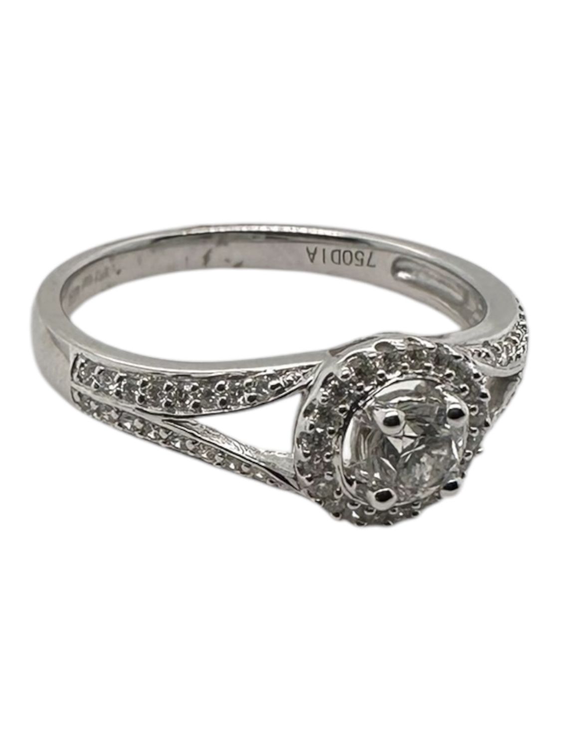 18ct white gold diamond 0.60ct set ring