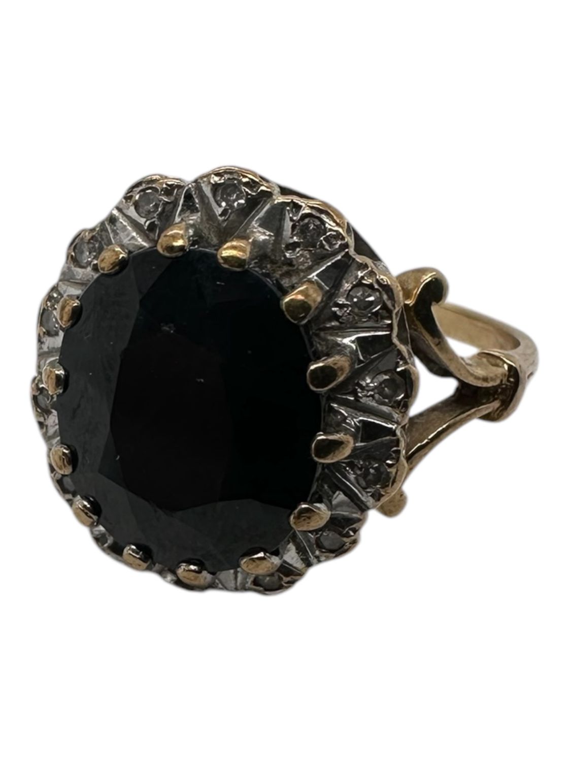 18ct yellow gold sapphire  2ct and diamond 0.20ct set ring