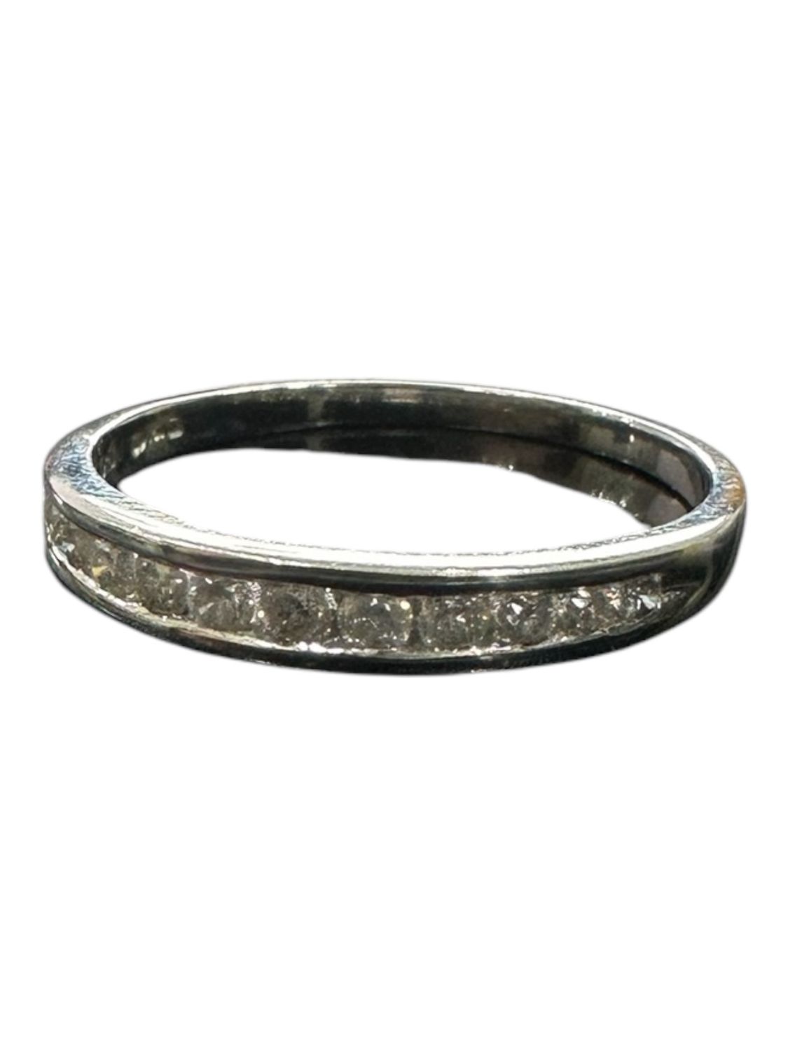18ct white gold 0.25ct diamond half eternity ring
