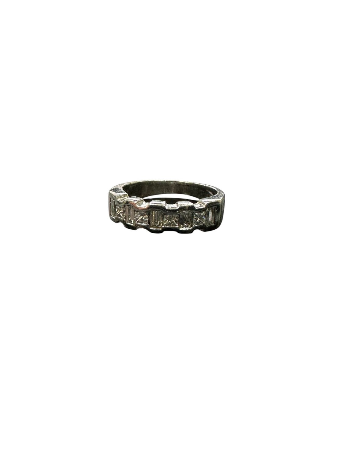 18ct white gold diamond 0.20ct channel set ring
