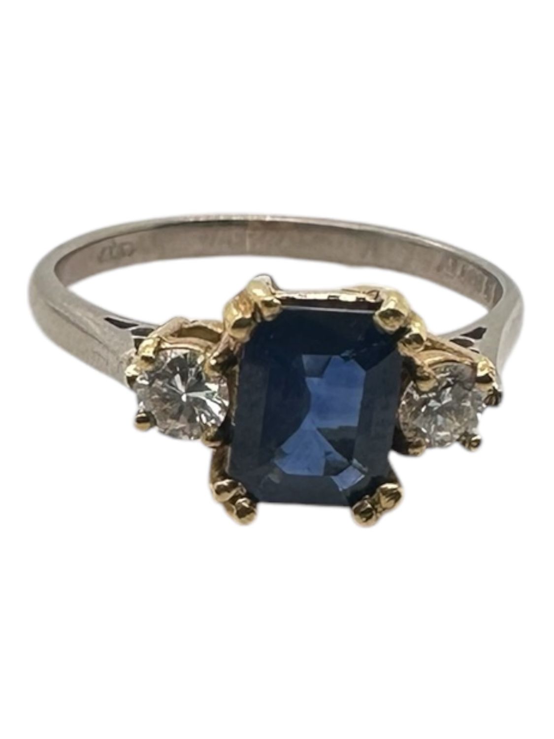 18ct Yellow gold diamond 0.20ct and sapphire ring
