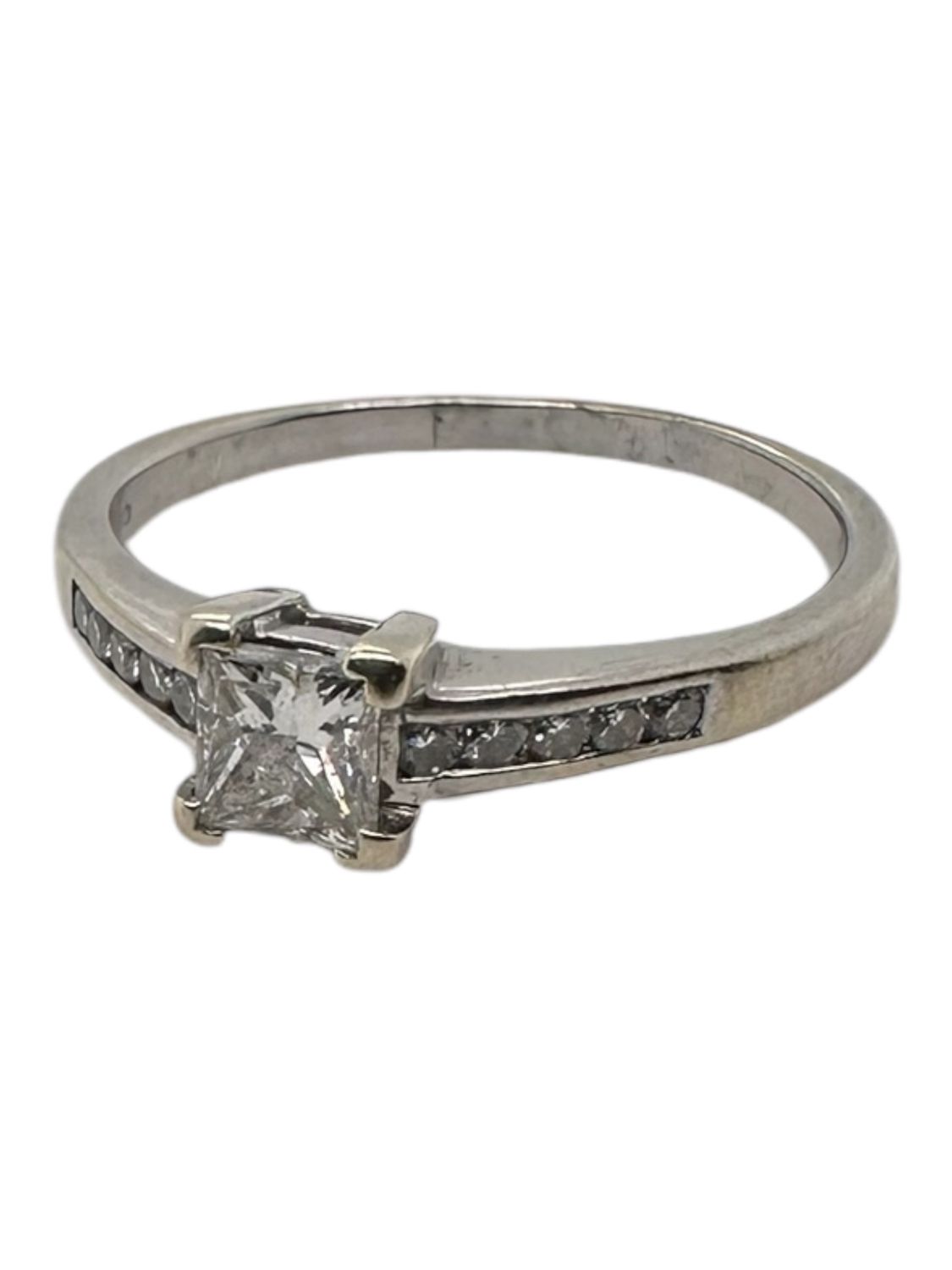 18ct white gold single princess cut diamond 0.65 ring