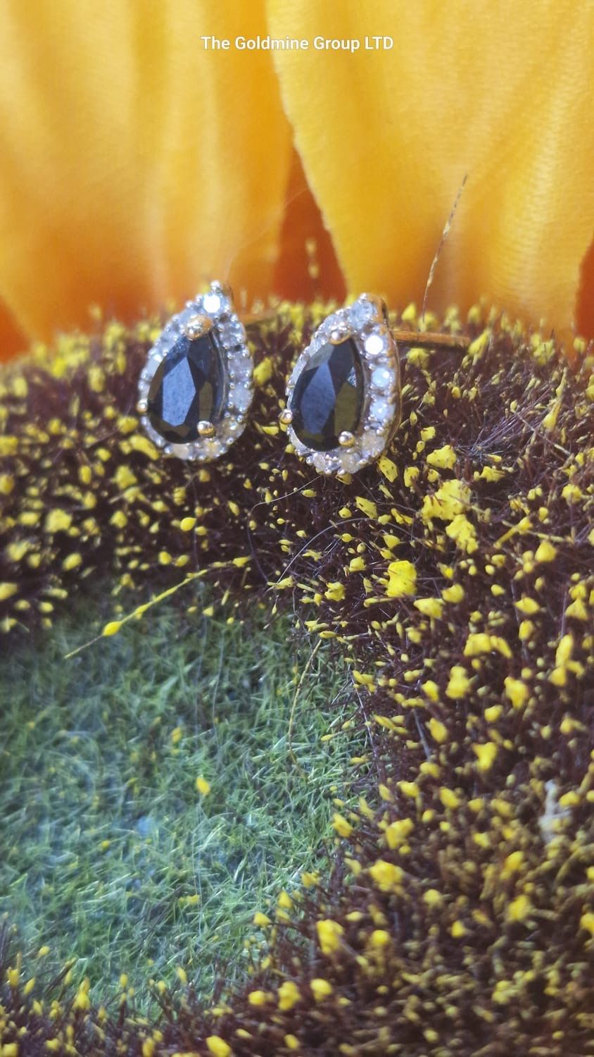 Sapphire &amp; Diamond Studs STU357