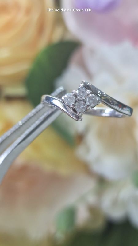 Triangular Diamond Ring MLS25