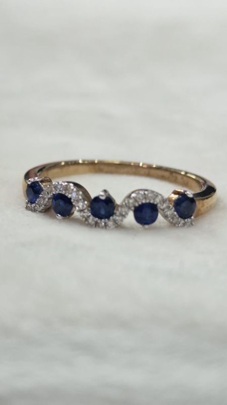 Sapphire &amp; Diamond Ring STU384