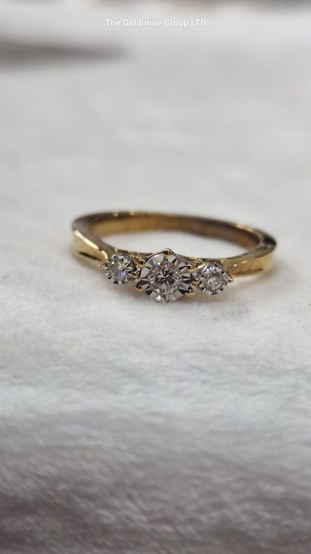 Diamond Three Stone Ring STU386