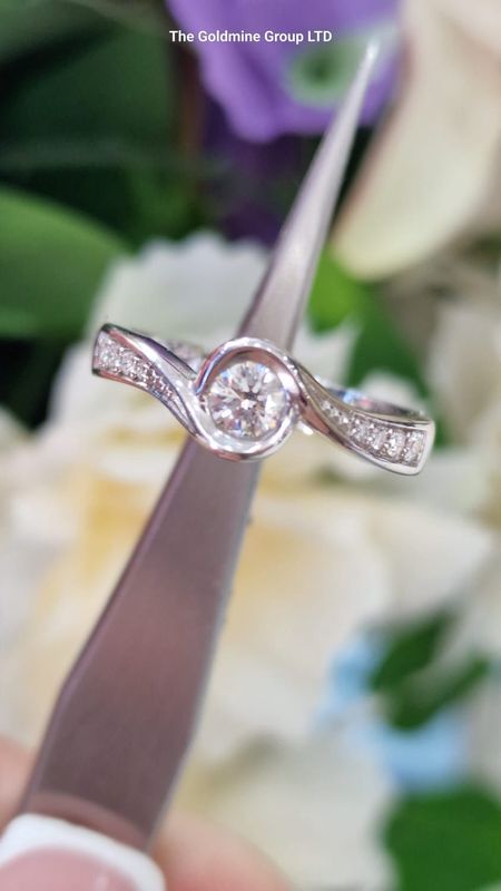 Diamond Twist Style Ring STU399