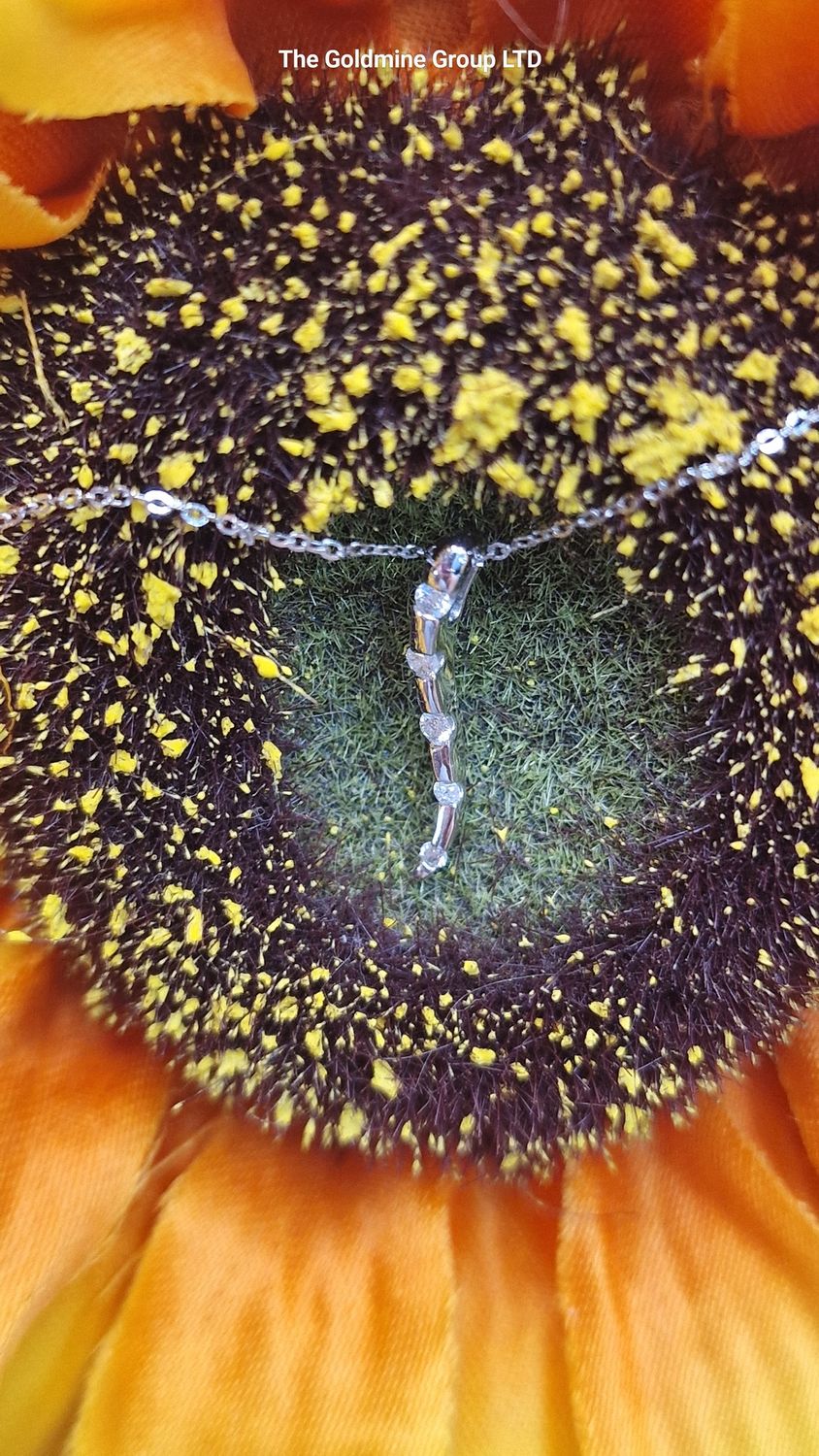 Diamond Horn Of Plenty Necklace RC747