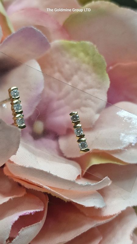 Diamond Drop Studs STE68