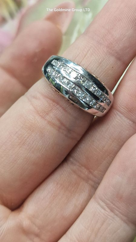 Chunky Diamond Half Eternity Ring RC423