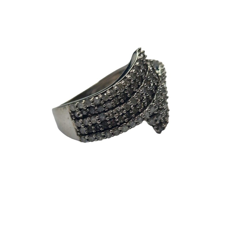 9ct White gold diamond twist ring