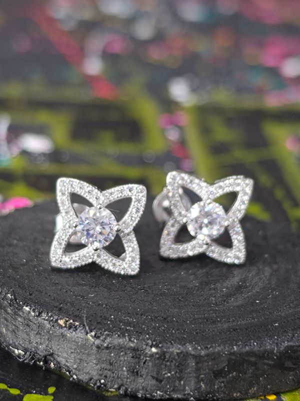 Silver Flower stud earrings CZ set GV0108