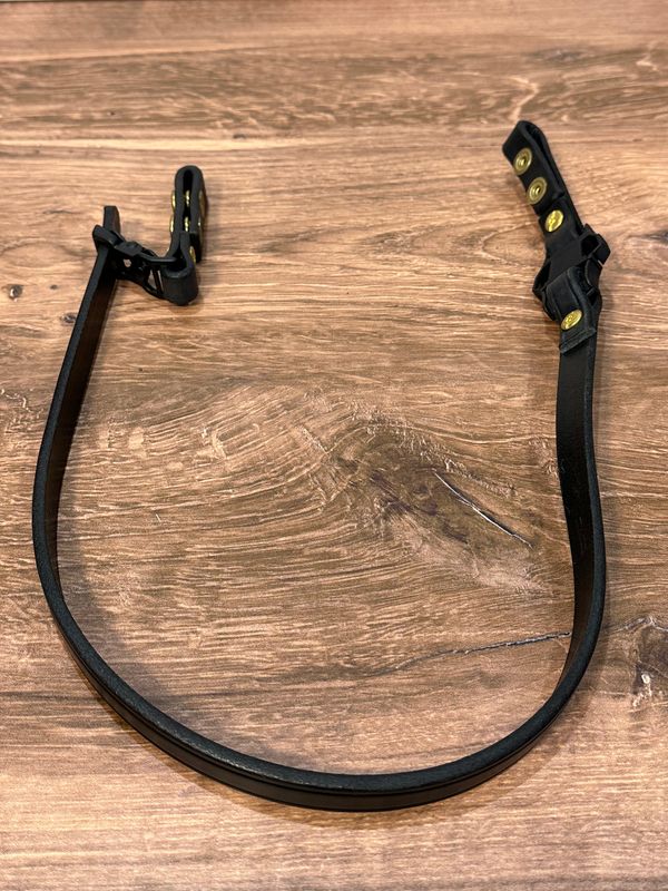WCLCSBBRASSWQR–Leather Chinstrap with Snaps - Quick Release