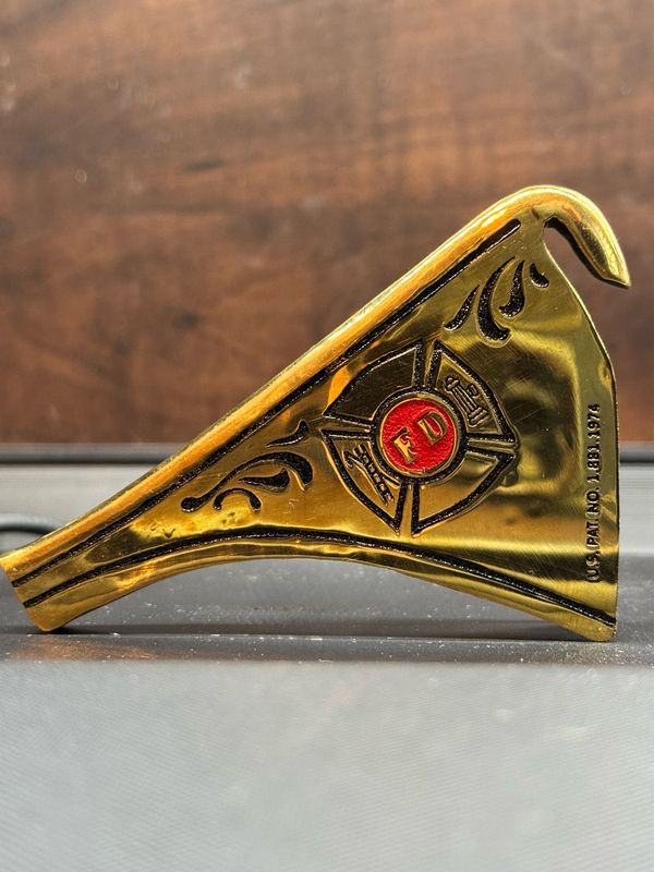 WC- Shield Holder Two Tone Vintage / Small Maltese