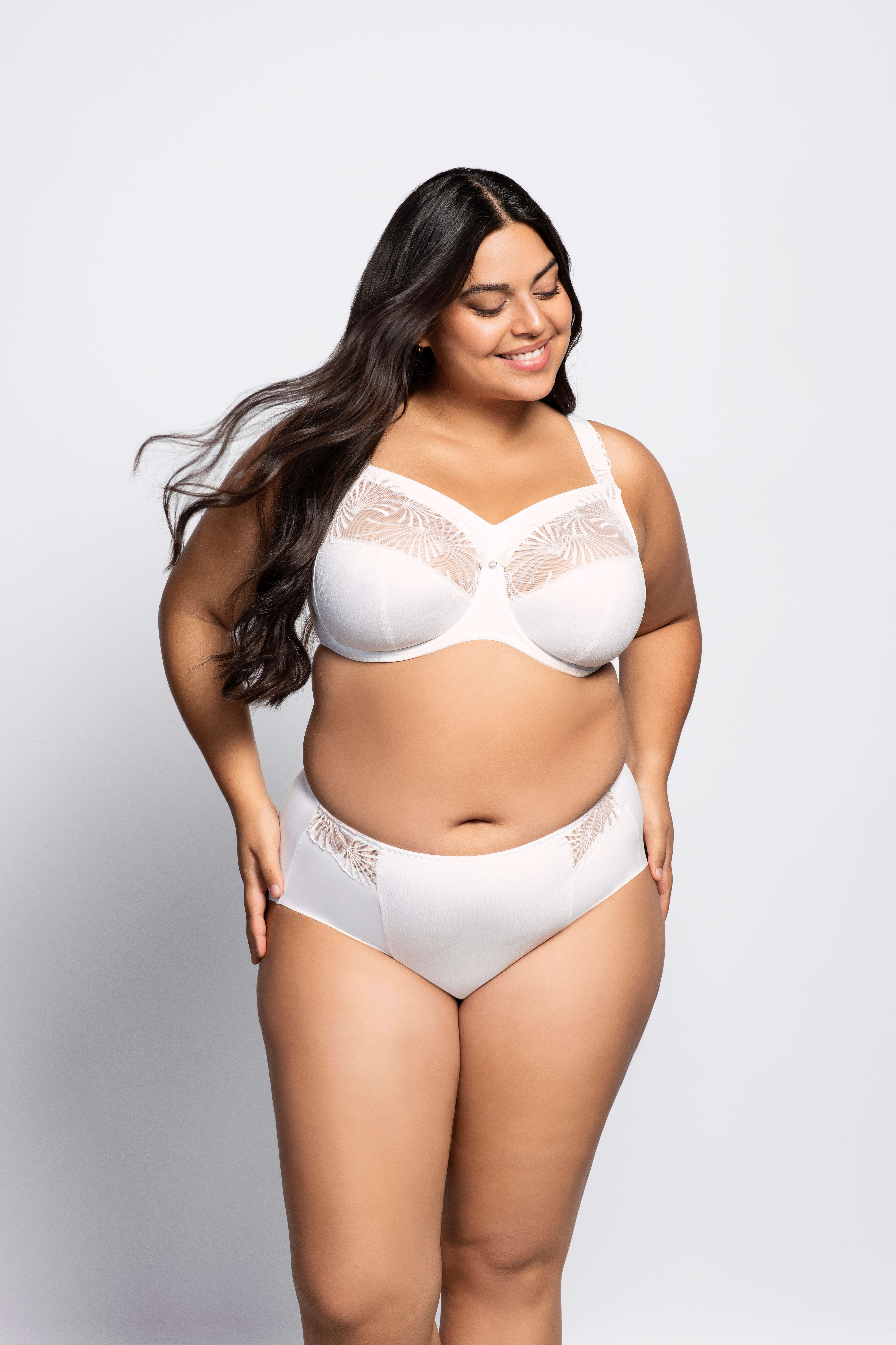 Ulla Beugelbeha Emily Ecru v.a. cup H