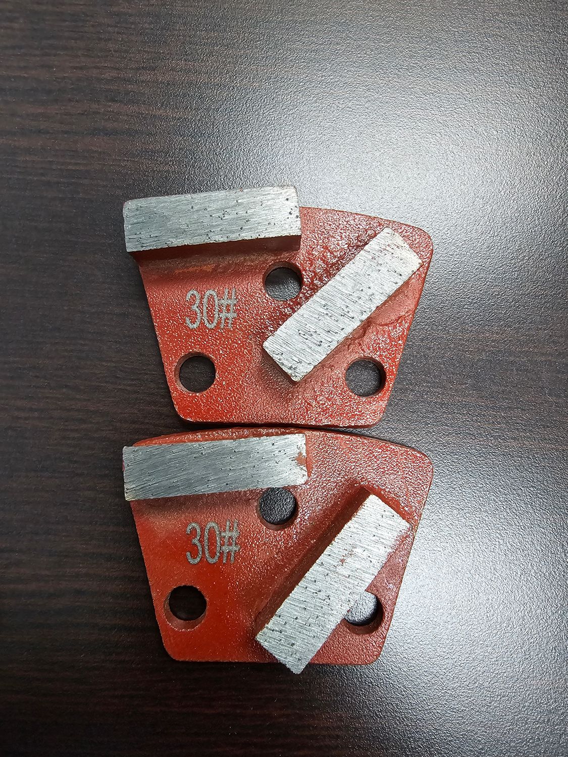Hard Bond 2 Segment Abrasive Pad 30 Grit Wet/Dry for Soft Concrete