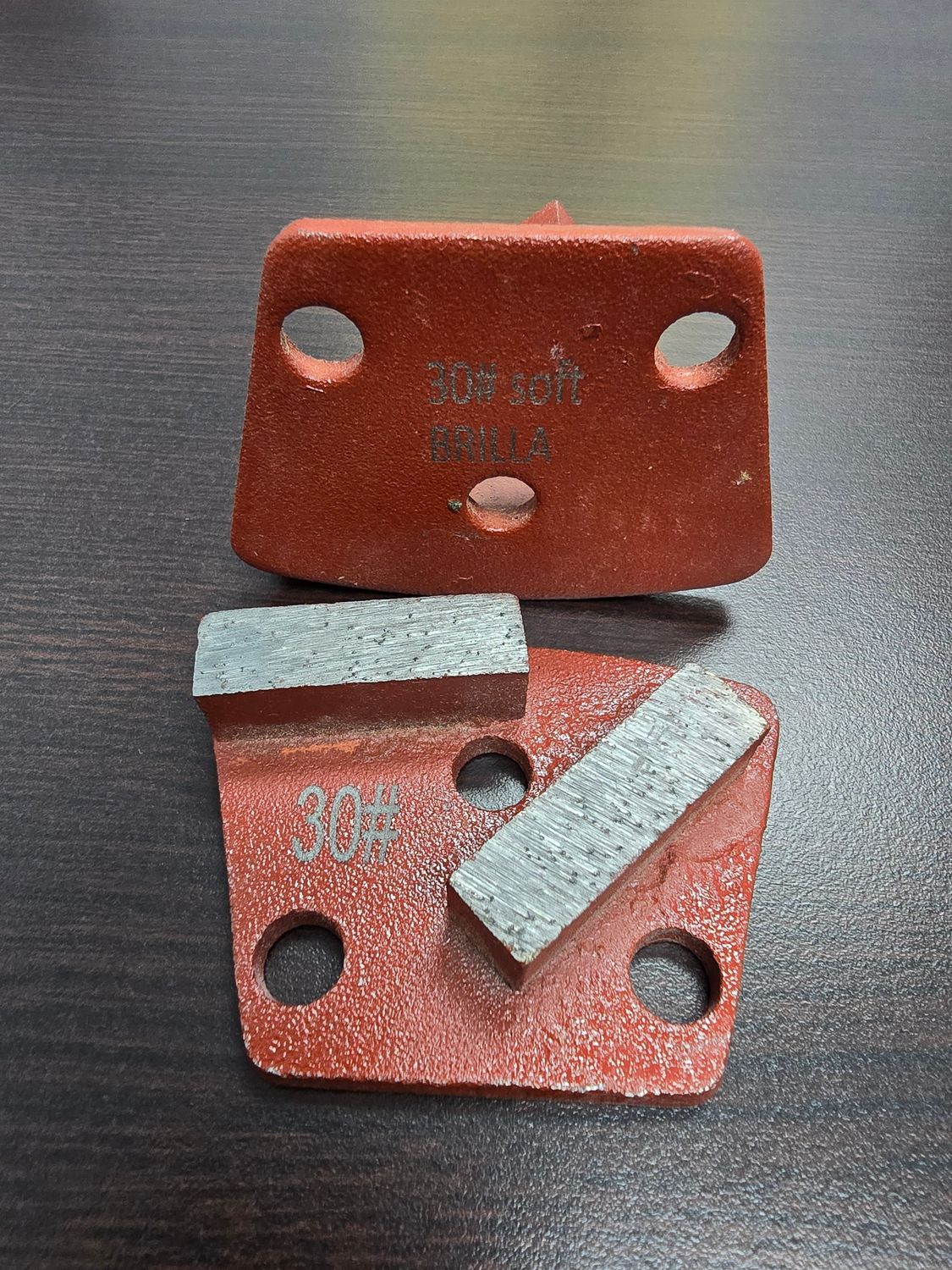 Hard Bond 2 Segment Abrasive Pad 30 Grit Wet/Dry for Soft Concrete