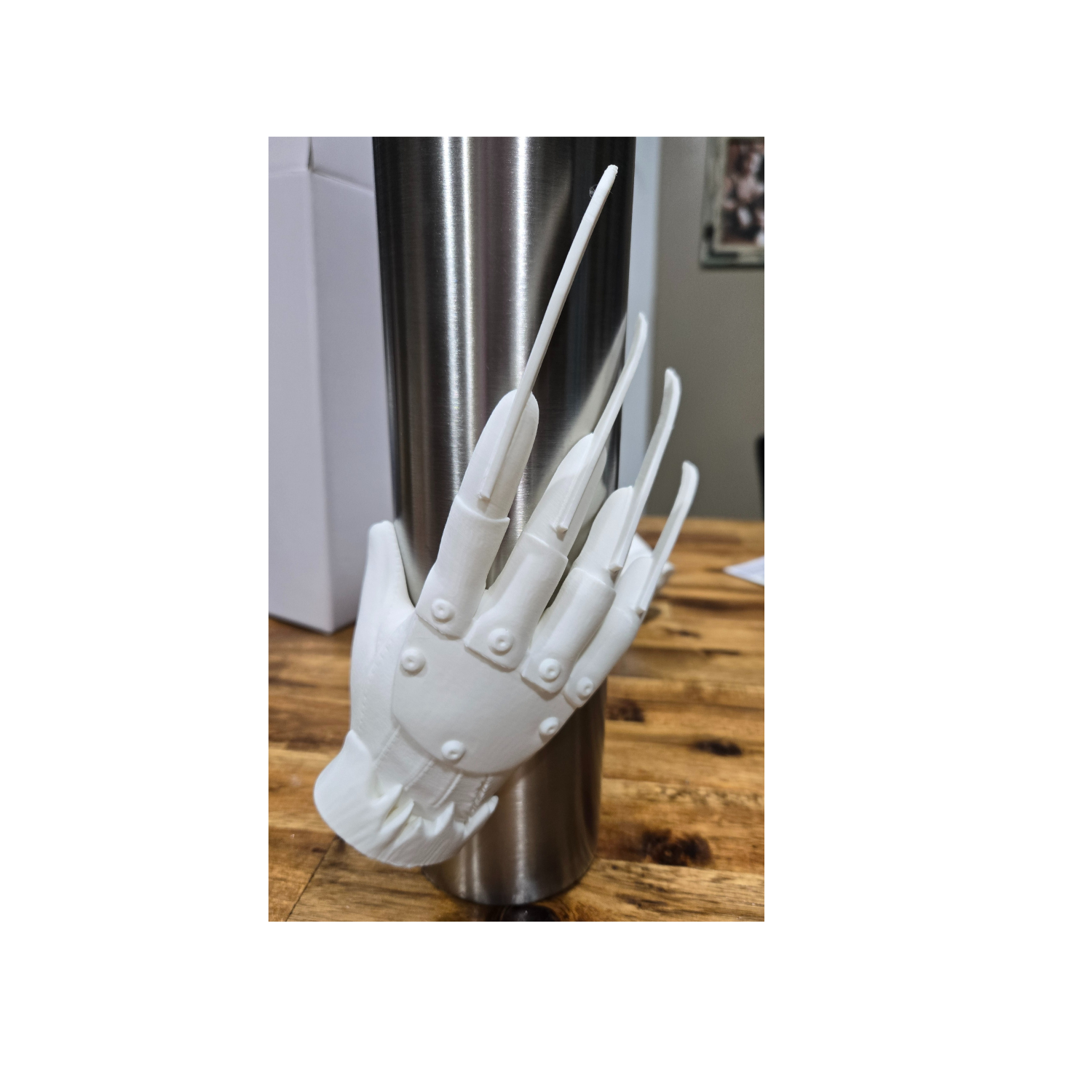 Freddy Glove Claw