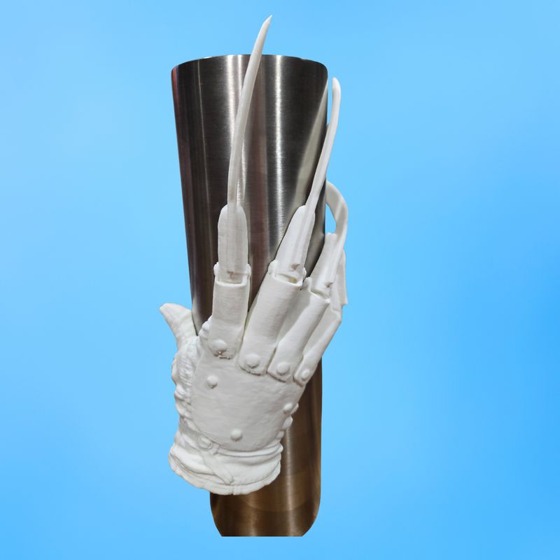 Freddy Glove -Claws Shaped To The Cup