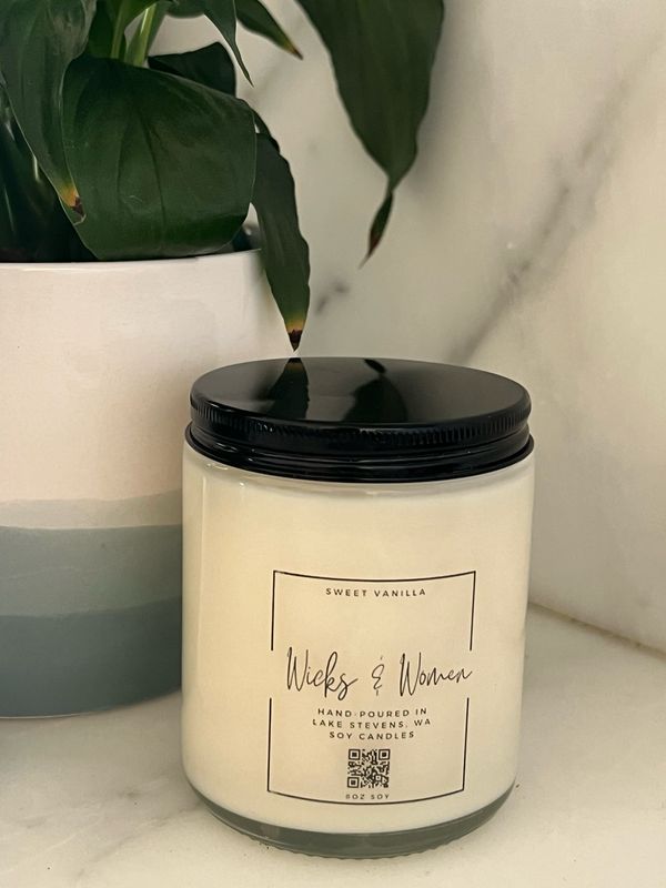 Sweet Vanilla 8oz Scented Soy Candle