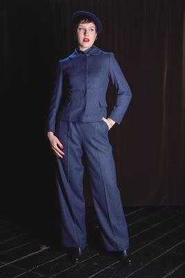 Hedda, taillierte Kostümjacke mit Kragen im Stil der 40er