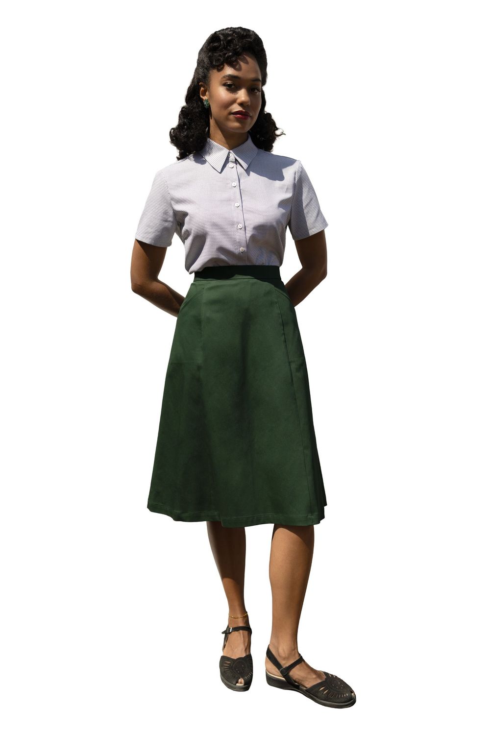 Kurzarmbluse „Barbara“ – 50er-Jahre-Stil, Baumwolle mit Umlegekragen und Perlmuttknöpfen Bluse Barbara – 50er Jahre Vintage Bluse aus Baumwolle mit Umlegekragen und Perlmuttknöpfen, handgefertigt in Berlin