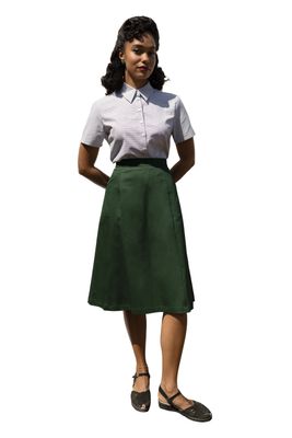 Kurzarmbluse „Barbara“ – 50er-Stil, Baumwolle, Umlegekragen Bluse Barbara – 50er Jahre Vintage Bluse aus Baumwolle mit Umlegekragen und Perlmuttknöpfen, handgefertigt in Berlin