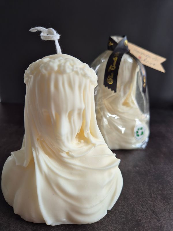 Veiled Lady - Hand Crafted Soy Wax Candle