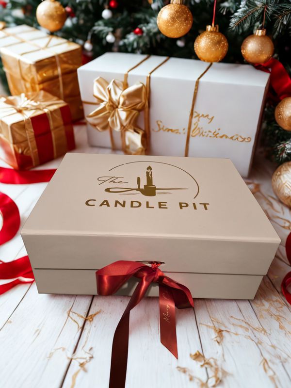 Frankincense & Myrrh/Cosy Christmas Festive 3-Wick Christmas Candles - Gift Box Editions