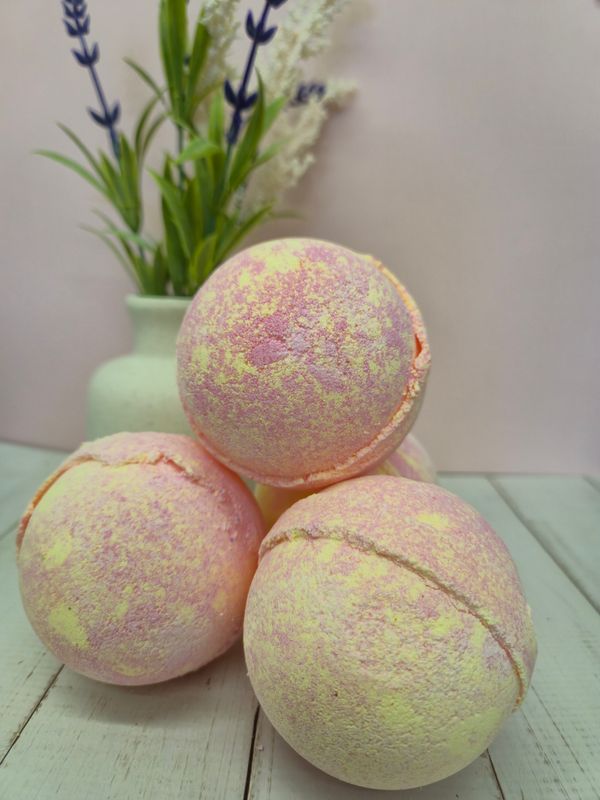 PINK LEMONADE BATH BOMB 180g