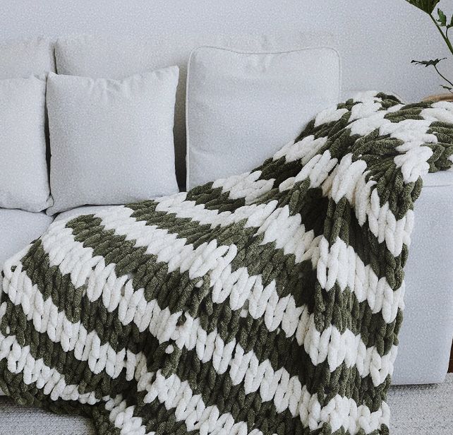 THIN STRIPED CHUNKY KNIT