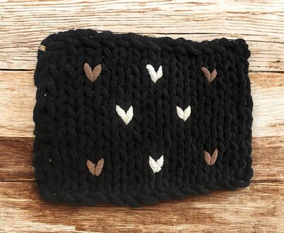 NEWBORN - NEUTRAL HEARTS