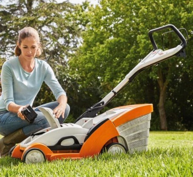 STIHL Akku Rasenmäher AK SYSTEM