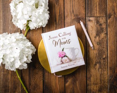 Book, Jesus Calling for Moms