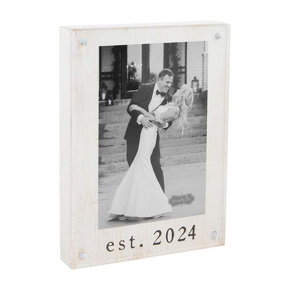 Est. 2024 4 x 6  wooden frame