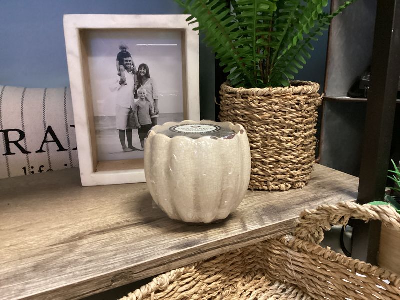 Small Petal Pot, Crisp Cotton
