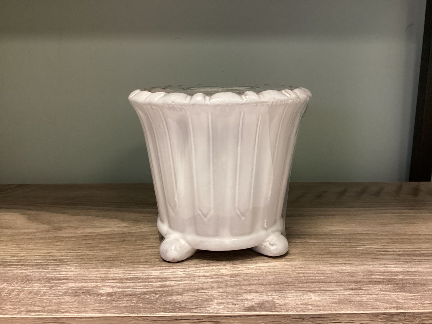 Eclectic Fluted Pot Large, White Peach &amp; Clove