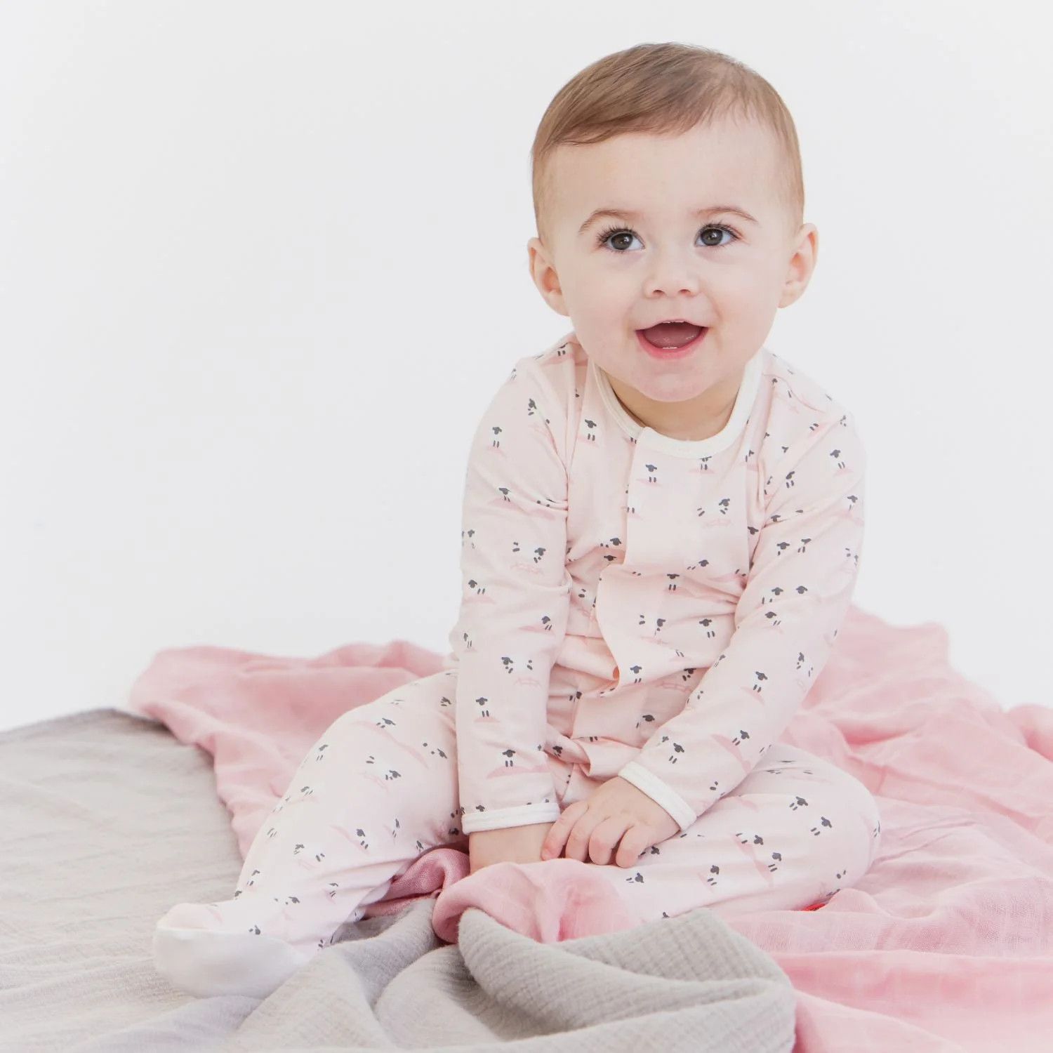 Magnetic Footie, Baa Baa Baby Pink, Size: NB
