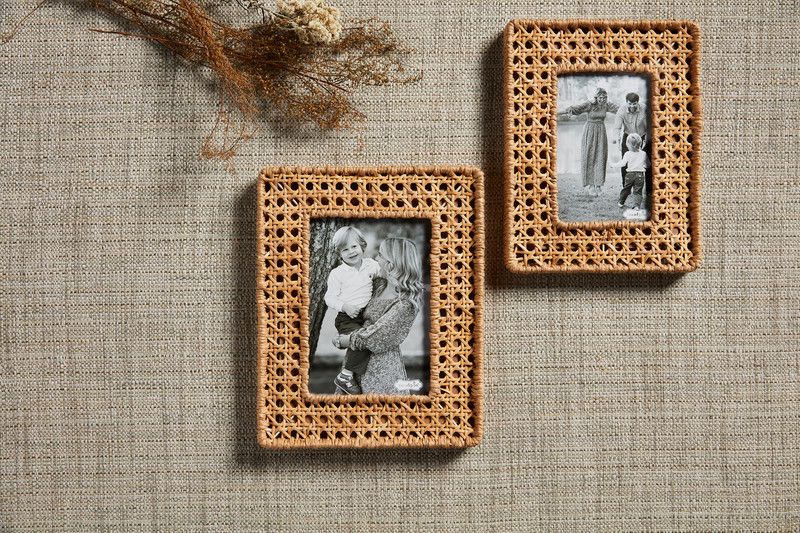Small Woven Cane Frame 4x6