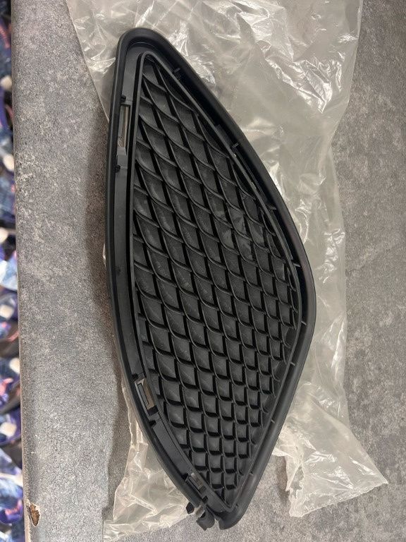 GRILA MERCEDES ORIGINALA A1178850322 GRILA Stanga BARA FATA 1178850322