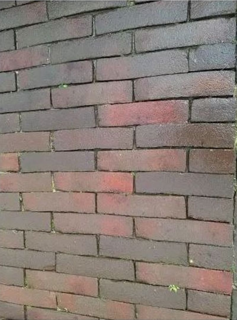 Old look waaltjes Wienerberger Ruston op pallets.