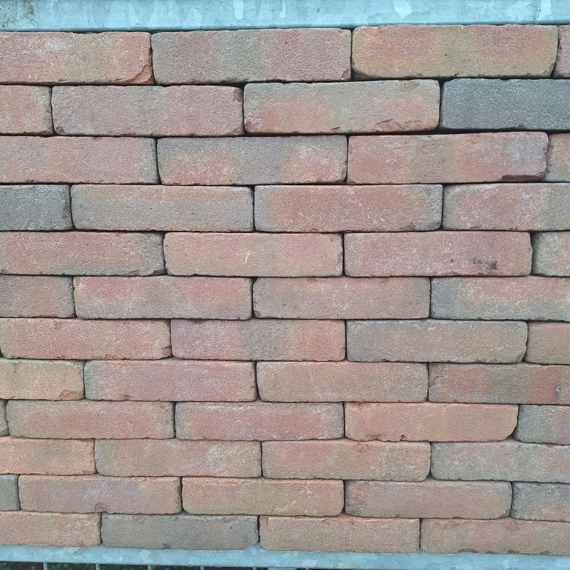 Old look waalformaat Kiel op pallets