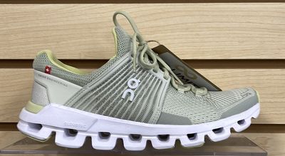 On Cloud Womens Sz 5.5 Light Green