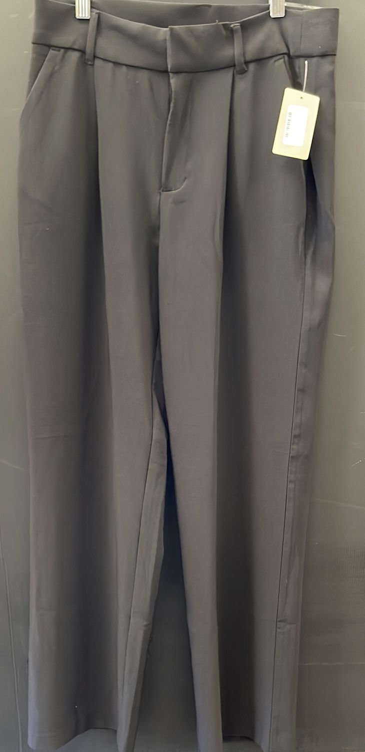 Wmns Black Slacks 8 R
