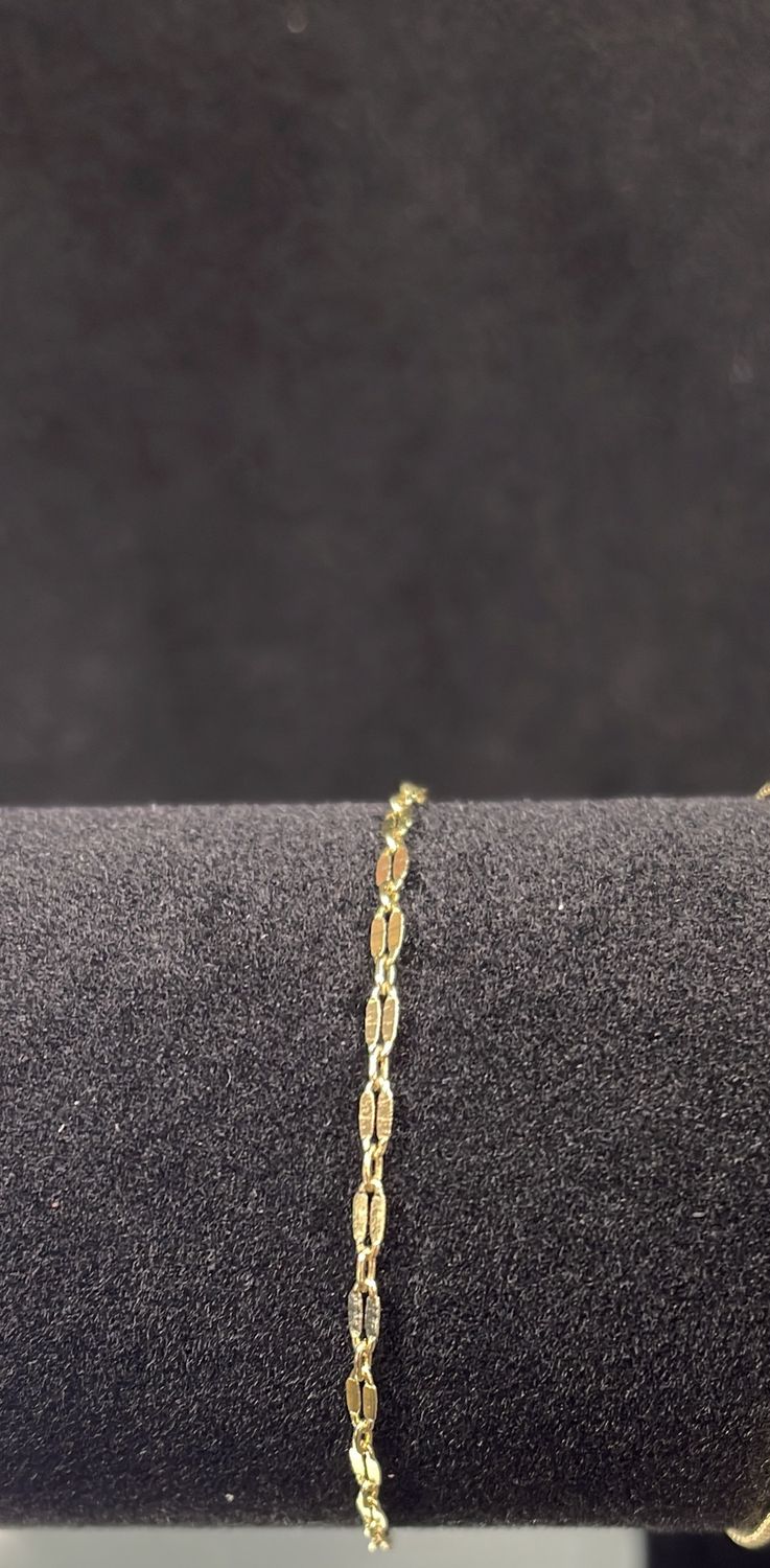 Gold Plated Lip Bracelet