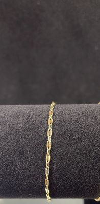 Gold Plated Lip Bracelet