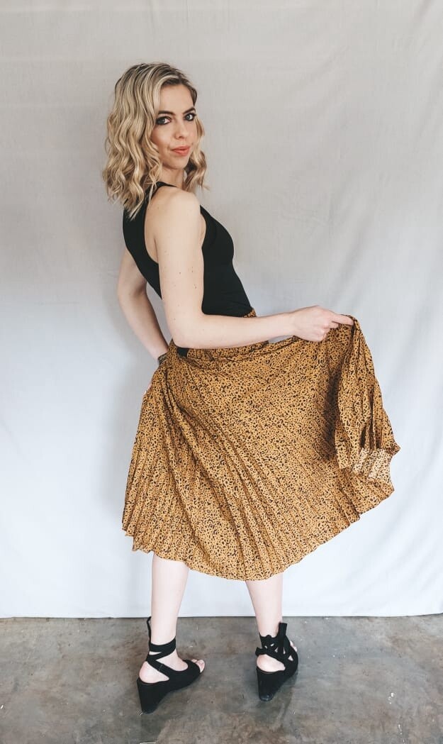 3/4 Leopard Print Chiffon Pleated Skirt (Dark Mustard)